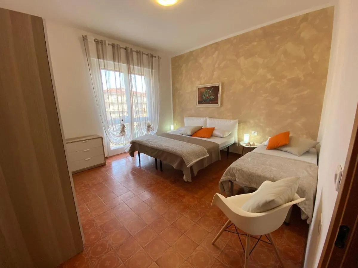 Appartamenti Giulia - Palazzo Milano Diano Marina Italia