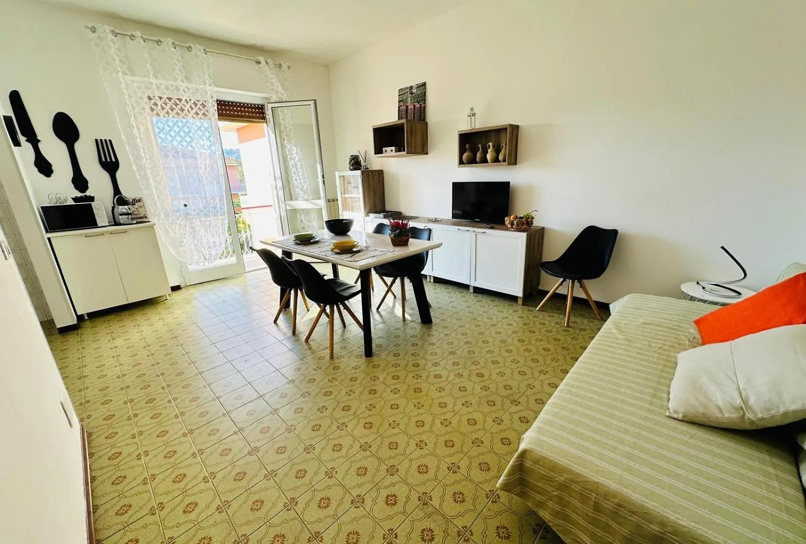Appartamenti Giulia - Palazzo Milano Diano Marina
