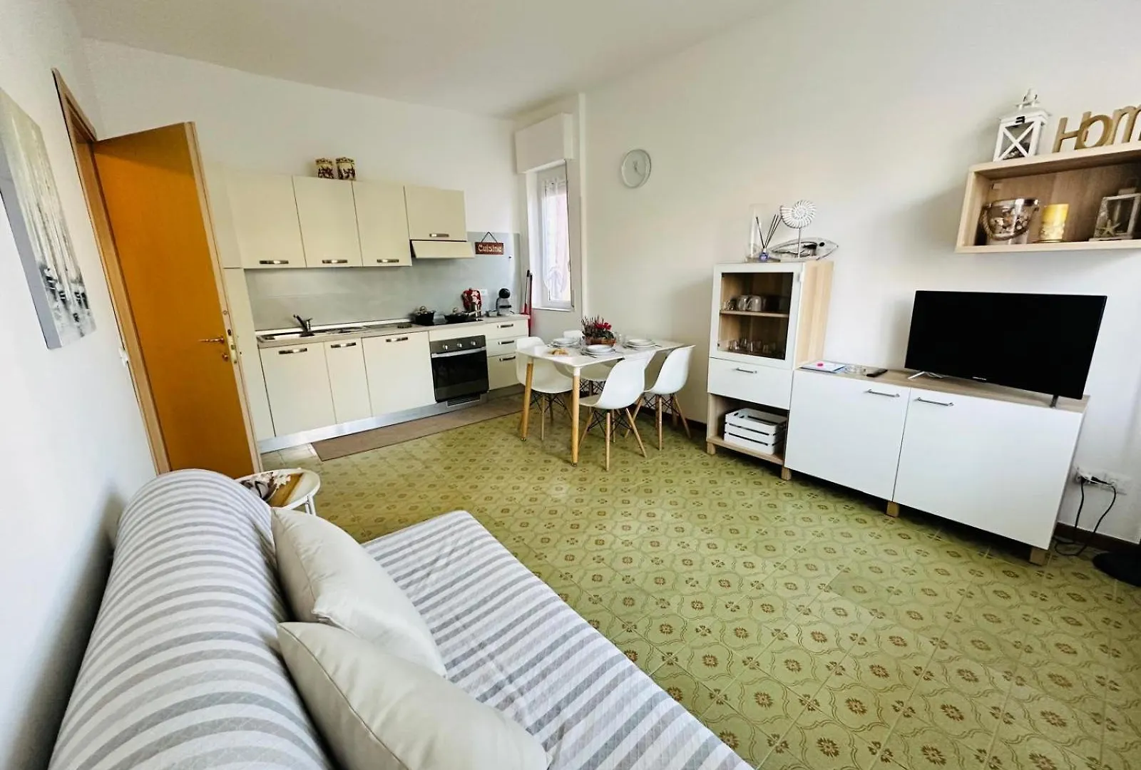 Appartamenti Giulia - Palazzo Milano Diano Marina